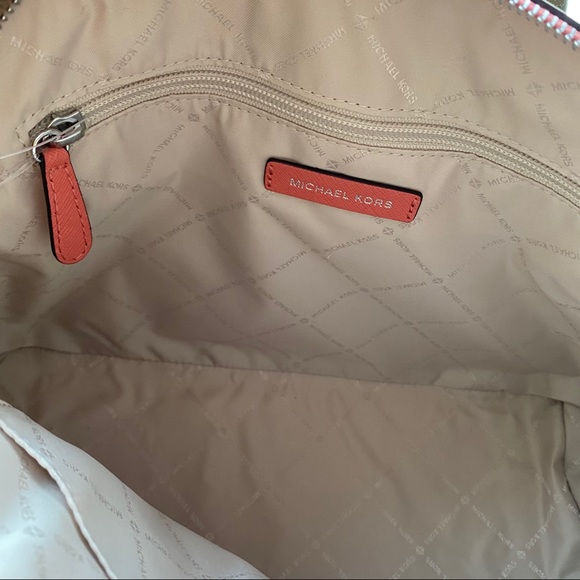 ‼️SOLD‼️ Michael Kors Satchel Bag in Grapefruit - Picture 7 of 12
